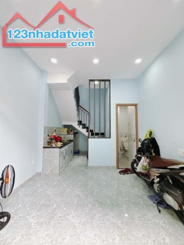 BÁN NHÀ QUẬN 4 GẦN NGUYỄN TẤT THÀNH, 4 LẦU, 21M2 ĐẤT NỞ HẬU, NHỈNH 3 TỶ - 1