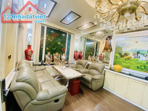 BÁN NHÀ HOÀNG QUỐC VIỆT PHÂN LÔ, Ô TÔ - 88m2, 5T, MT5.7m Giá chỉ 17.5 tỷ. - 1