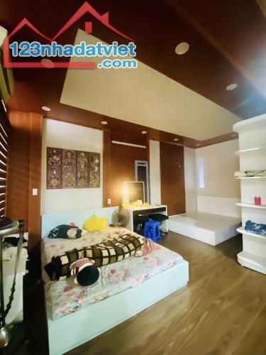 BÁN NHÀ HOÀNG QUỐC VIỆT PHÂN LÔ, Ô TÔ - 88m2, 5T, MT5.7m Giá chỉ 17.5 tỷ. - 3
