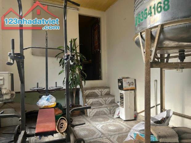 Giáp Bát nhà mặt tiền 🌹4 tầng 38 m2 - 8.9 tỷ  🌹Nhà khu vực đông sầm uất, đường thoáng, đ - 3