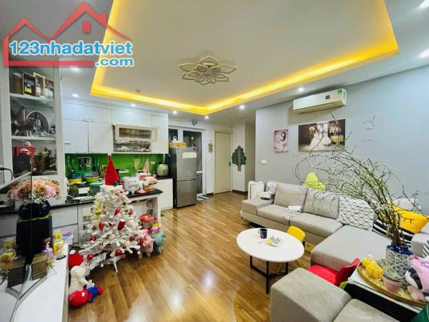 Bán căn hộ Việt Hưng-Long Biên-78m 3n2wc tầng trung-full nội thất-giá 3.5 tỷ (gia lộc)
