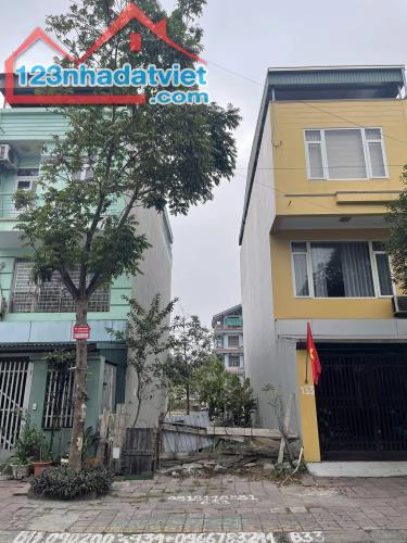 Bán Đất Khu Đấu Nối Vựng Đâng qua Cao Xanh,DT:67.5m2,MT:4.5m.H:TB !!