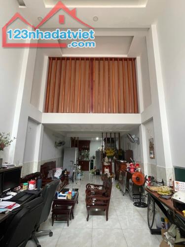 HẺM XE HƠI THÔNG, NGAY NGUYỄN SƠN - BÌNH LONG, 60M2, 4 TẦNG 4PN GIÁ HƠN 6 TỶ