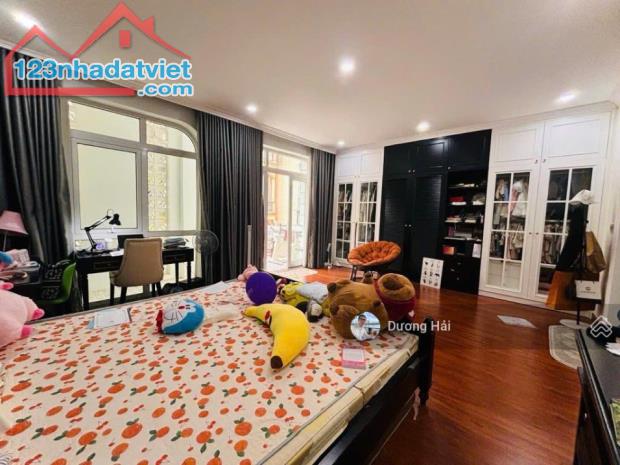 Bán nhà PL Hoàng Quốc Việt - Nghĩa Đô - DT 170m MT 10m - Ô Tô KDVP - Khu Quân Đội - 3
