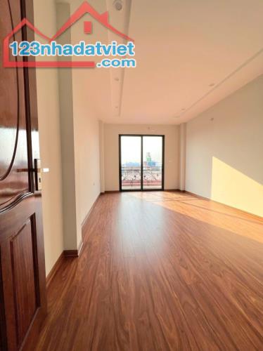 bán nhà hơn 7 đồng thang máy mới keng ở khâm thiên,quân đống đa