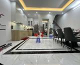 BA BƯỚC RA PHỐ - HỘ KHẨU HAI BÀ - 1 CĂN ĐỘC LẬP - THANG MÁY - NGÕ THẲNG - NGAY NGÃ TƯ CHỢ
