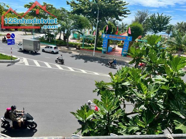 Bán nhà 2 tầng mặt tiền Phạm Văn Đồng view biển đường 26m giá 8 tỷ 800 - 4