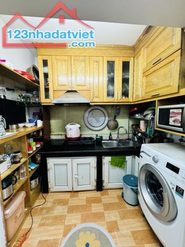 Tập thể Nghĩa Tân, Tầng 2, 60m2, 02 ngủ, Nhỉnh 3 tỷ, Cầu Giấy, KÝ GỬI NHÀ - HÀ THIÊN VŨ