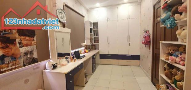 Bán nhà đẹp Cách Mạng Tháng 8 Quận 10, 56m2 3 tầng giá chỉ 6.x tỷ TL