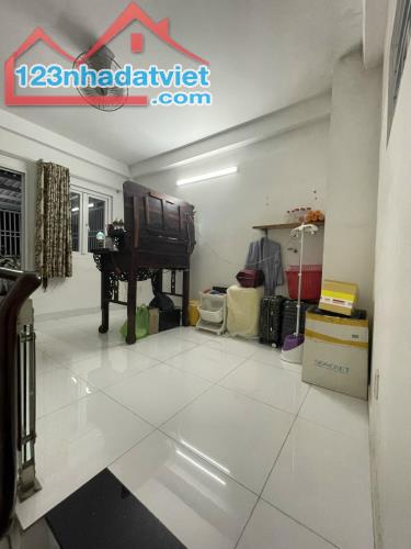 Nhà 4 tầng, 33,6m2, hẻm xe hơi, 585 Nguyễn Thị Thập, Tân Phong, Quận 7-Gía 6 tỷ 5 - 2