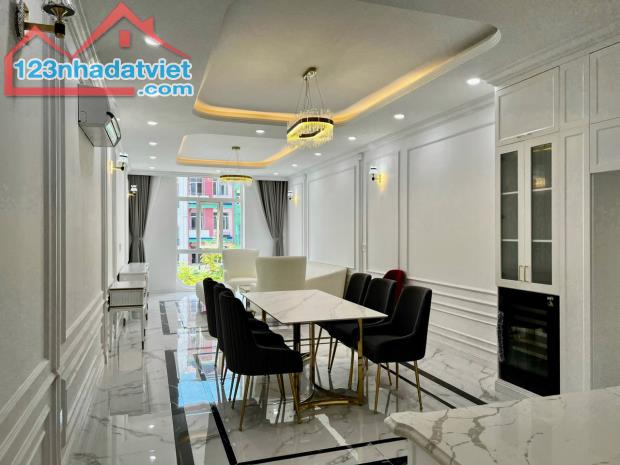 Chính chủ bán nhà mặt tiền Nguyễn Văn Linh,  đoạn gần đường Nguyễn Hoàng