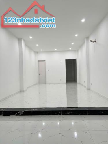 Chính chủ bán nhà mặt tiền Nguyễn Văn Linh,  đoạn gần đường Nguyễn Hoàng - 4