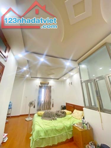 Biệt thự mặt tiền hẻm 172 An Dương Vương 8x14 chỉ 14 tỷ - 1