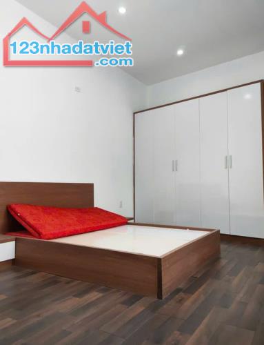 Nhà 3 tầng đường Trần Cao Vân . DT:70/200m . Ngang 4,555m . Giá : 7tỷ6 thương lượng - 2