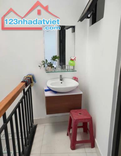 Nhà 3 tầng đường Trần Cao Vân . DT:70/200m . Ngang 4,555m . Giá : 7tỷ6 thương lượng - 3