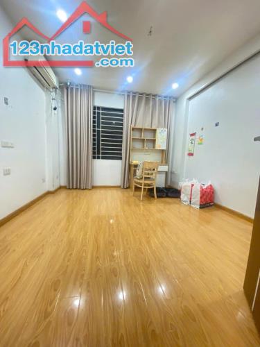 Cho thuê nhà riêng Hương Viên, Hai Bà Trưng 30m x 5T giá 12 triệu, nhà đẹp, ở ngay - 1