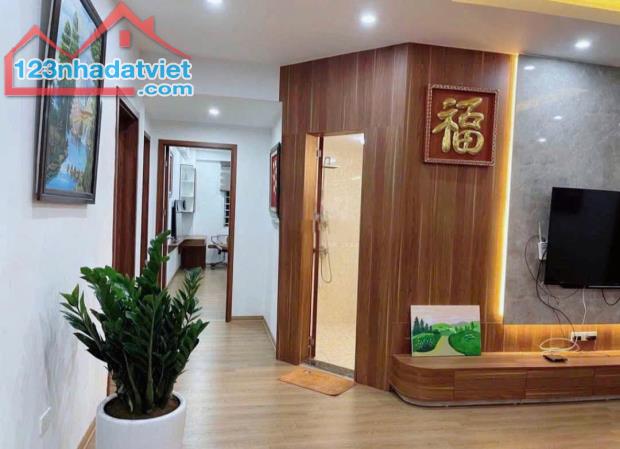 Cho thuê chung cư 3 ngủ full đồ,  góc tại Dương Đình Nghệ, Cầu Giấy 130m giá 18.5tr - 5