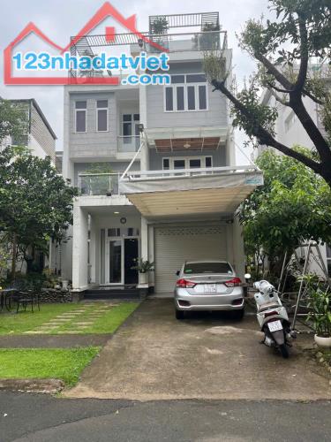 BIỆT THỰ SÂN VƯỜN VILLA PARK DT322M NGAY VÒNG XOAY LIÊN PHƯỜNG,GIÁ CHÀO 43TỶ TL,QUẬN 9.