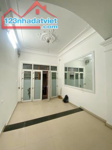 Hiếm! 
Bán nhà LÁNG HẠ - THÀNH CÔNG, 33m2, 6 tỷ, Nhà đẹp, Ngõ thông, Dân xây chắc chắn