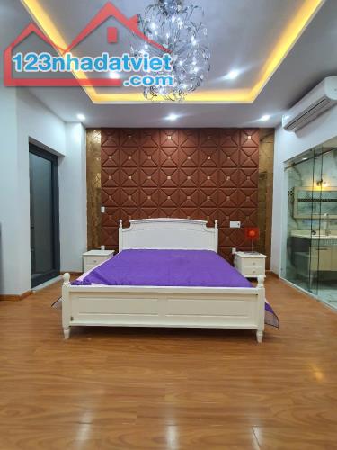 Bán nhà mặt tiền, đẹp, Hải Châu ra Lê Thanh Nghị, chợ - dt 75m2 3 tầng - chỉ nhỉnh 6 tỷ - 2