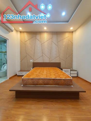 Bán nhà mặt tiền, đẹp, Hải Châu ra Lê Thanh Nghị, chợ - dt 75m2 3 tầng - chỉ nhỉnh 6 tỷ - 3