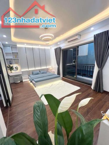 Đẳng cấp! Phân lô Hoàng Quốc Việt, ô tô đỗ cửa, full nội thất mới, 41m*4T - 3