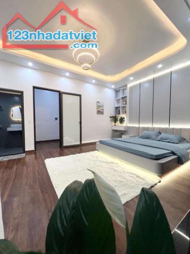 Đẳng cấp! Phân lô Hoàng Quốc Việt, ô tô đỗ cửa, full nội thất mới, 41m*4T - 4
