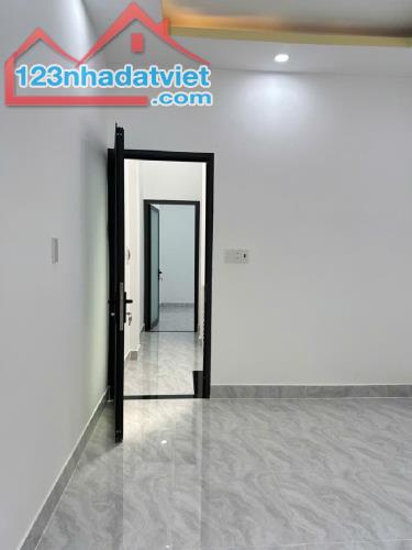 Gần Chợ Tân Bình, Nhà mới 3 tầng, 30m2, 10m ra mặt tiền, Nhỉnh 4 Tỷ - 2