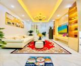 Tuyệt tác phân lô Hoàng Quốc Việt - Ô tô đỗ cửa - 41 m2 - kinh doanh