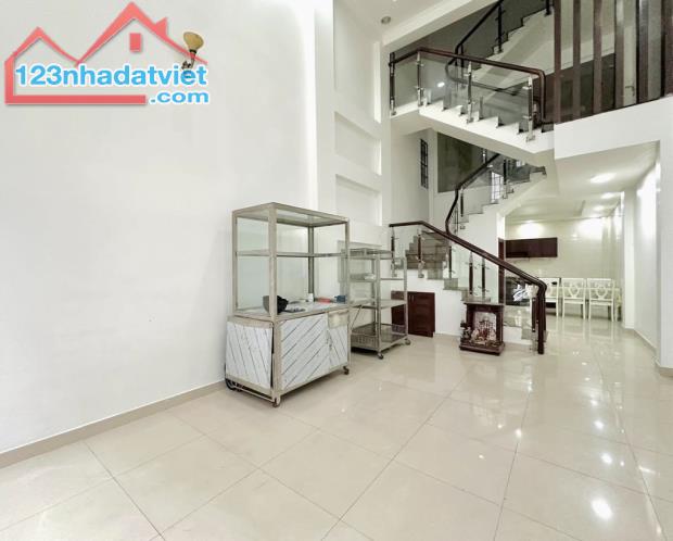 NHÀ SÁT MẶT TIỀN HẺM XE TẢI THÍCH QUẢNG ĐỨC 56M2, NGANG 4M, SỔ A4 , 5 TẦNG, NHỈNH 13 TỶ - 1