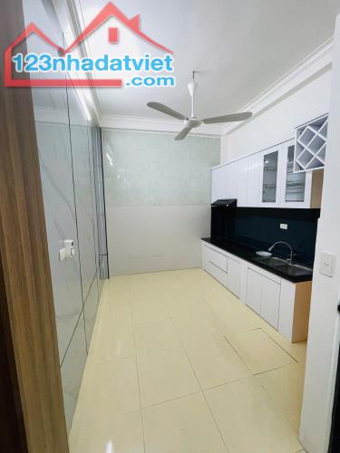 Bán nhà Tam Trinh, 36m2, nhỉnh 5 tỷ, 4 ngủ, ngõ nông vài bước ra ô tô, full đồ ở luôn. - 3