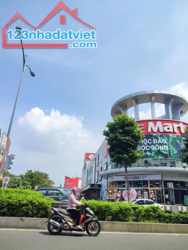 BÁN NHÀ ĐỐI DIỆN LOTE MART, 5 TẦNG, HẺM XE HƠI, NHÀ MỚI. - 2