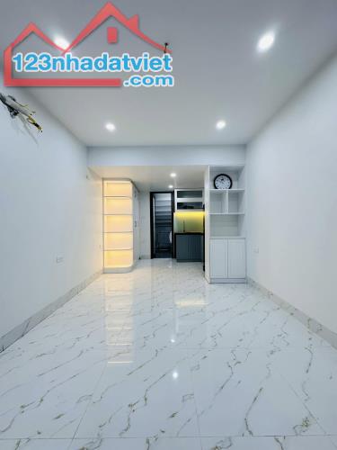 Bán Gấp Nhà Tập Thể Tầng 1 Tại Hoàng Mai, 22m2, Chỉ Còn 1.3 Tỷ. - 1