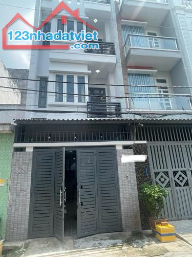 Ngay Lê Văn Quới - Cách MT chỉ 3 căn - Hẻm thông 6m - 54m2 - Chỉ nhỉnh 5 tỷ