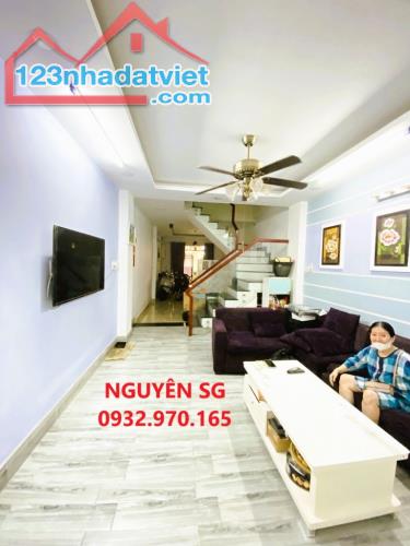 3 TẦNG MỚI ĐẸP - DT 84 M2 (4 x 21) - NGUYỄN VĂN NGHI - NGAY CHỢ GÒ VẤP. - 2