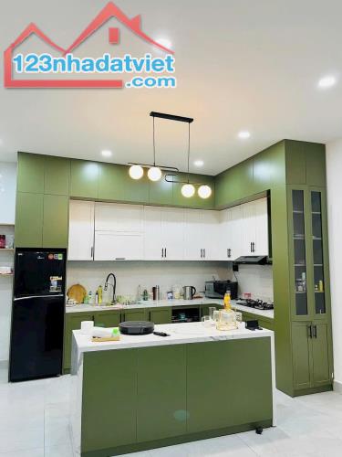 DƯƠNG QUẢNG HÀM- GÒ VẤP-84M2 NGANG 5.5M NỞ HẬU-Ô TÔ ĐẬU CỬA -BÁN GẤP CHỈ 8.4 TỶ - 3