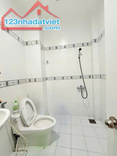 Bán nhà 5 tầng Bành Văn Trân TB, 30M2 nhỉnh 5 tỷ. - 5