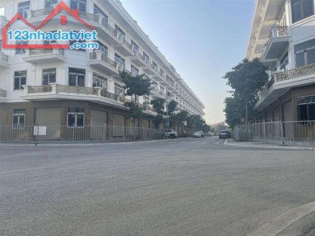 60M2, MT 5M, XÂY 4 TẦNG. 3,2 TỶ BAO SỔ. TP.THANH HÓA.. LH: 0966 343 969 - 1