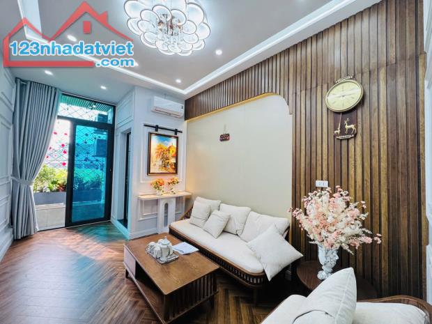 Bán nhà ĐẸP Lò Đúc, DT 42m2, nhỉnh 6 tỷ, Lh: 0984417892.