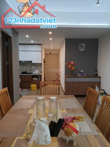 Bán chung cư CT6 Yên Hòa, 105m2, 3pn - giá rẻ - LH 0975118822.