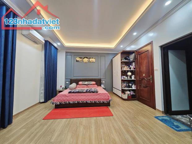 Bán Nhà Ngõ 49 Huỳnh Thúc Kháng 52m2 5 tầng Mặt Tiền 3,8m 19 tỷ  Hiếm  Phân Lô  ÔTÔ Tránh - 1