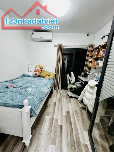 Bán căn hộ tập thể Trung Tự, Đặng Văn Ngữ, Đống Đa, 146m2, nhà đẹp ở luôn, 2 mặt thoáng - 2