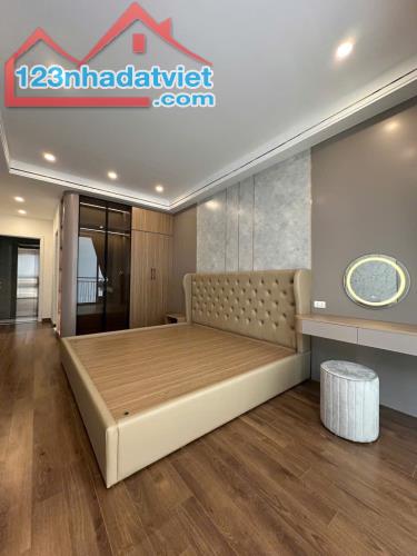 Bán nhà Lâm Du 50 m2 * 6 tầng* 13.1 tỷ, mặt phố kinh doanh, thang máy - 1