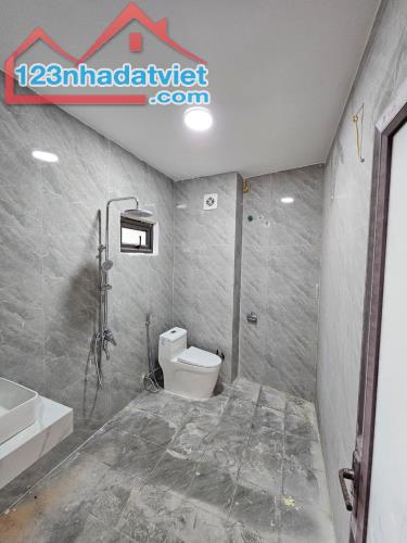 Nhà Đẹp- Phúc Lợi- 5.18 tỷ ở ngay- 30m 5 tầng- ô tô đỗ cửa nhà- thông các ngả- đủ nội thất - 4