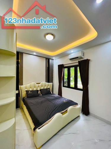 Chính chủ bán nhà mới 3 tầng mặt tiền Lê Văn Sĩ gần biển Nguyễn Tất Thành - 3