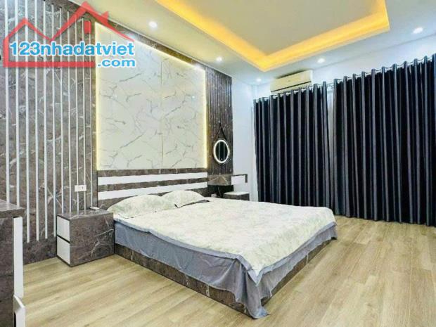 Ngõ 622 Minh Khai 30m2 5 tầng . Giá 5,95 tỷ - 2