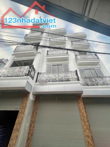 BÁN NHÀ QUANG TIẾN, NHÀ MỚI KÍNH KOONG, Ô TÔ NGỦ CÙNG CHỦ, 33.3M2, 6.9 TỶ