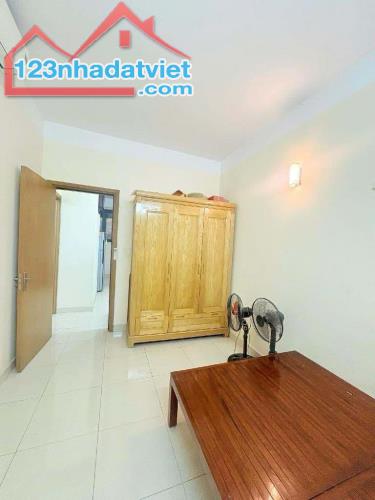Nhà đẹp Đê La Thành 21m2 x 4 tầng, mt 3.5m2, 3 ngủ, ngõ thông kinh doanh, lô góc 2 thoáng. - 2