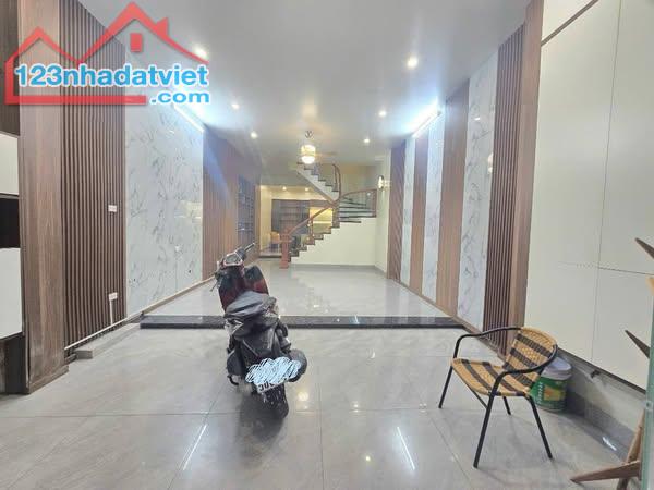 BÁN NHÀ MẶT NGÕ QUAN HOA, Cầu Giấy, 72m, 12.4 tỷ