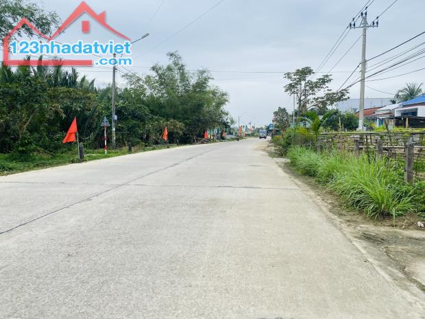 98m2 Full đất ở - Nằm sau lưng nhà văn hóa NHơn Bồi - Đường ô tô - Giá 500tr.